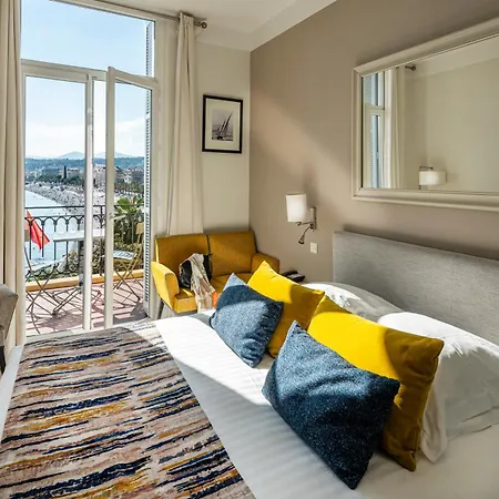 ホテル スイス 4*