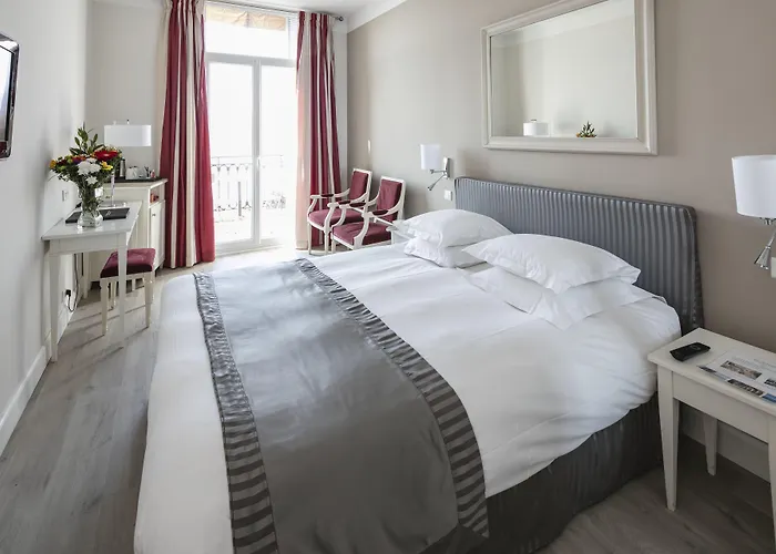 Suisse Hotell 4*